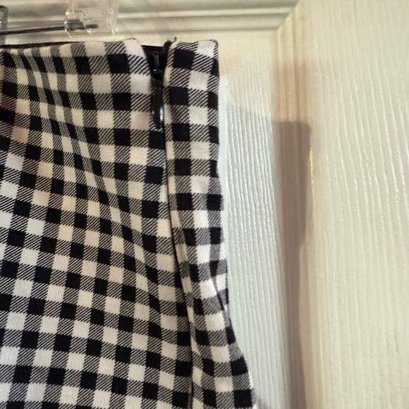 Old Navy Women's Black and White Checkered Chinos - Picture 2 of 5